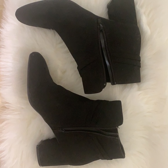 Kelly and Katie 9.5 perfect condition boots - Picture 2 of 5